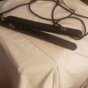 Straight Ahead Flat Iron